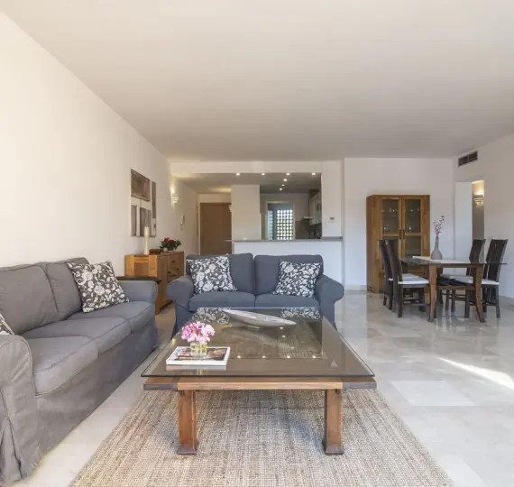 Long-term rent of penthouse in Bel Air