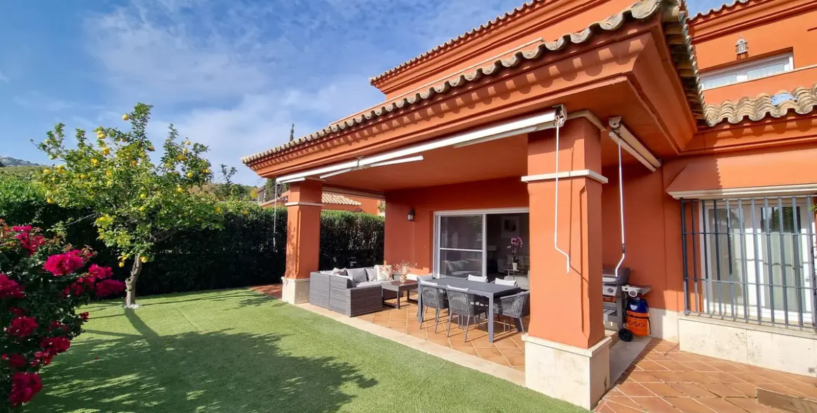 Долгосрочная аренда дома на две семьи в Santa Clara 1