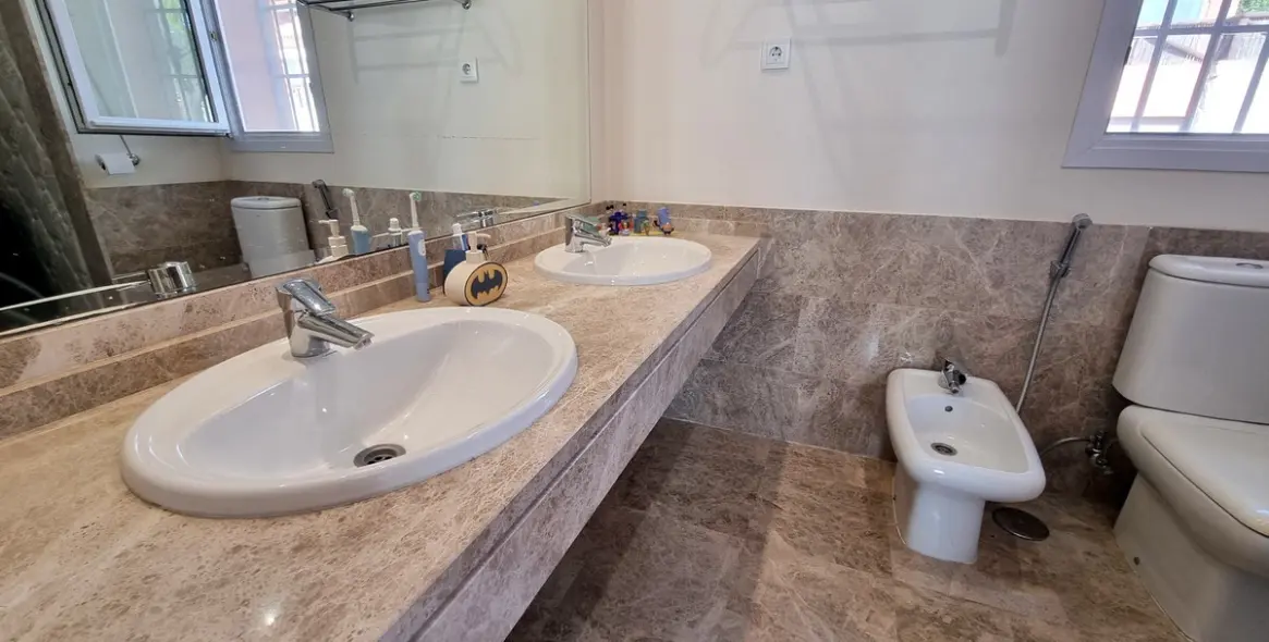 Долгосрочная аренда дома на две семьи в Santa Clara 17