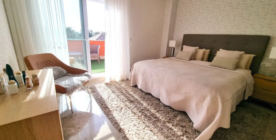 Долгосрочная аренда дома на две семьи в Santa Clara 18