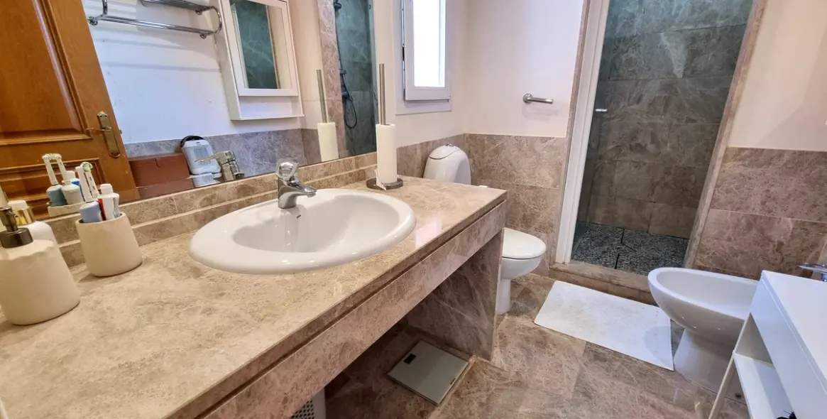 Долгосрочная аренда дома на две семьи в Santa Clara 20