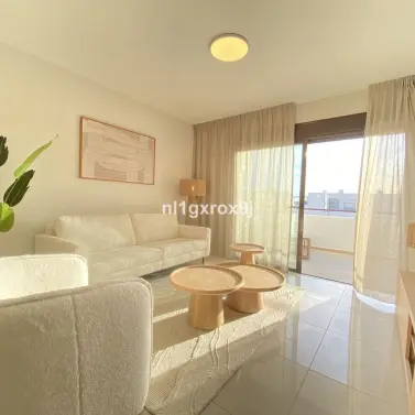 Venta de apartamento en planta media en Estepona