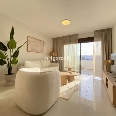 Venta de apartamento en planta media en Estepona
