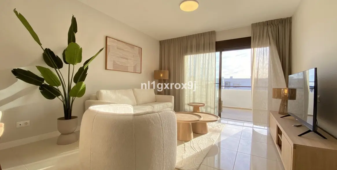 Sale of middle floor apartment in Estepona 4