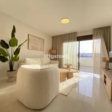 Venta de apartamento en planta media en Estepona