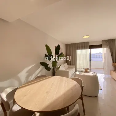 Venta de apartamento en planta media en Estepona
