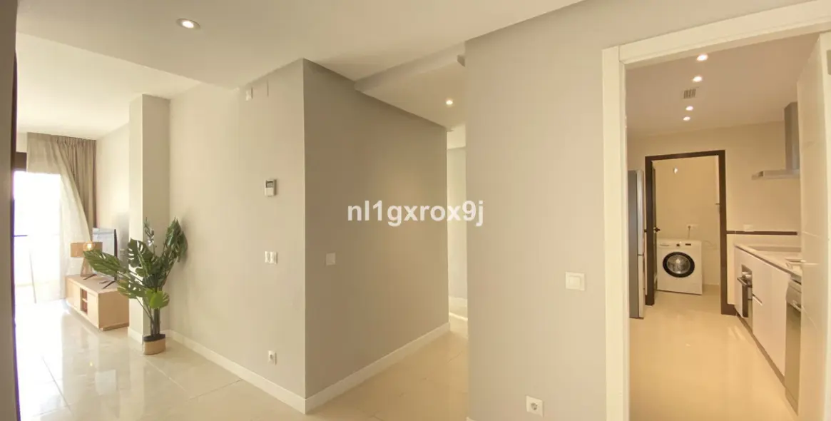 Sale of middle floor apartment in Estepona 12