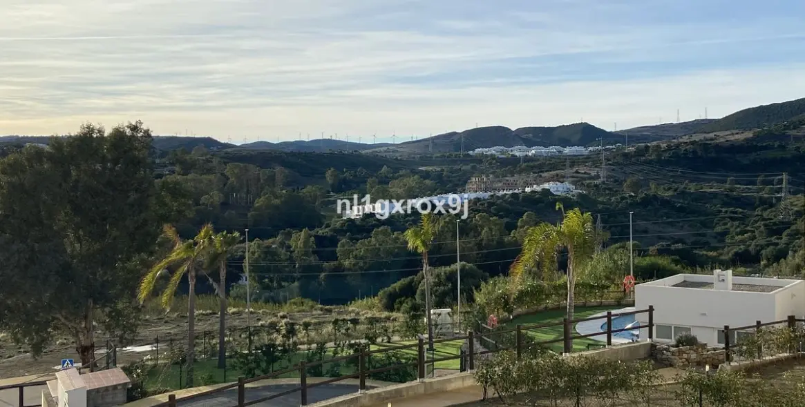 Sale of middle floor apartment in Estepona 26