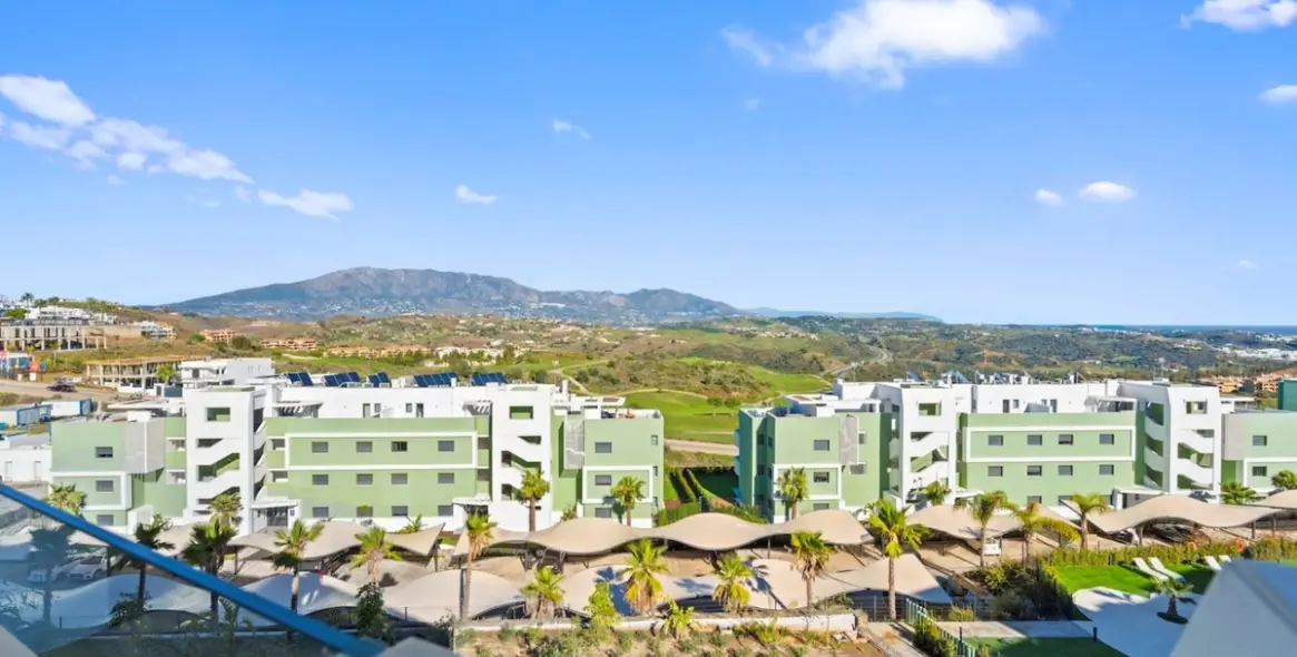 Alquiler a largo plazo de apartamento en planta media en Calanova Golf 9