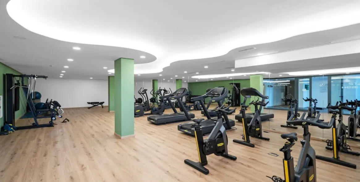 Alquiler a largo plazo de apartamento en planta media en Calanova Golf 10