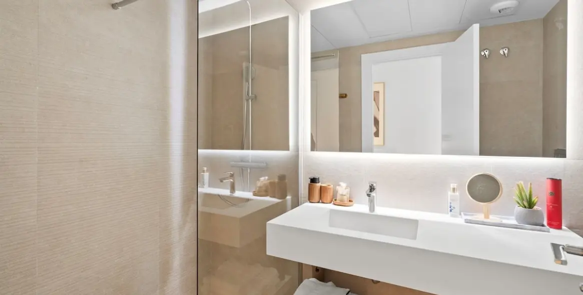 Alquiler a largo plazo de apartamento en planta media en Calanova Golf 19