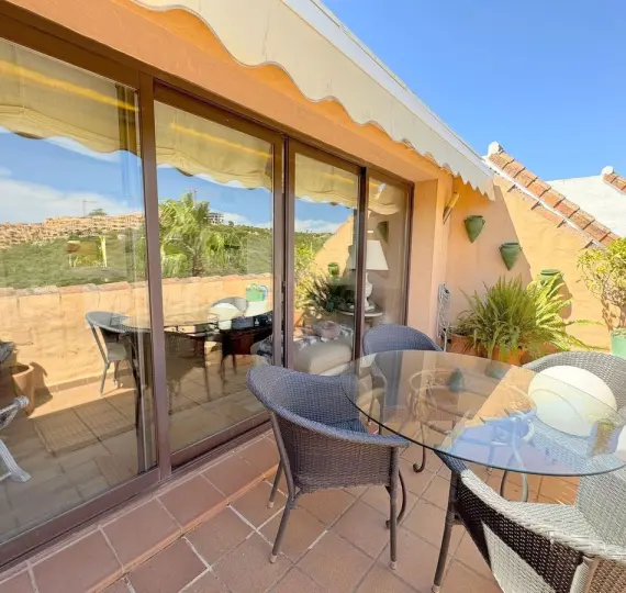 Sale of penthouse in La Duquesa