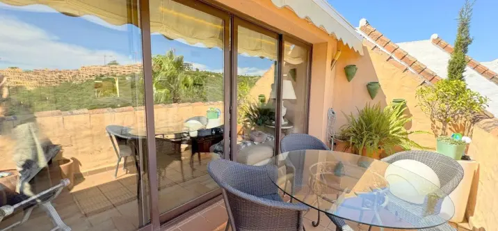 Sale of penthouse in La Duquesa 1