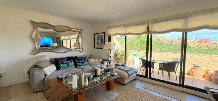 Sale of penthouse in La Duquesa 4