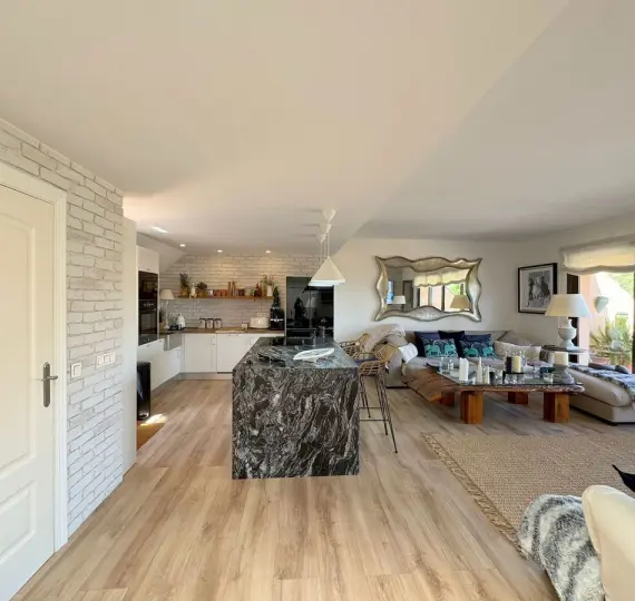 Sale of penthouse in La Duquesa