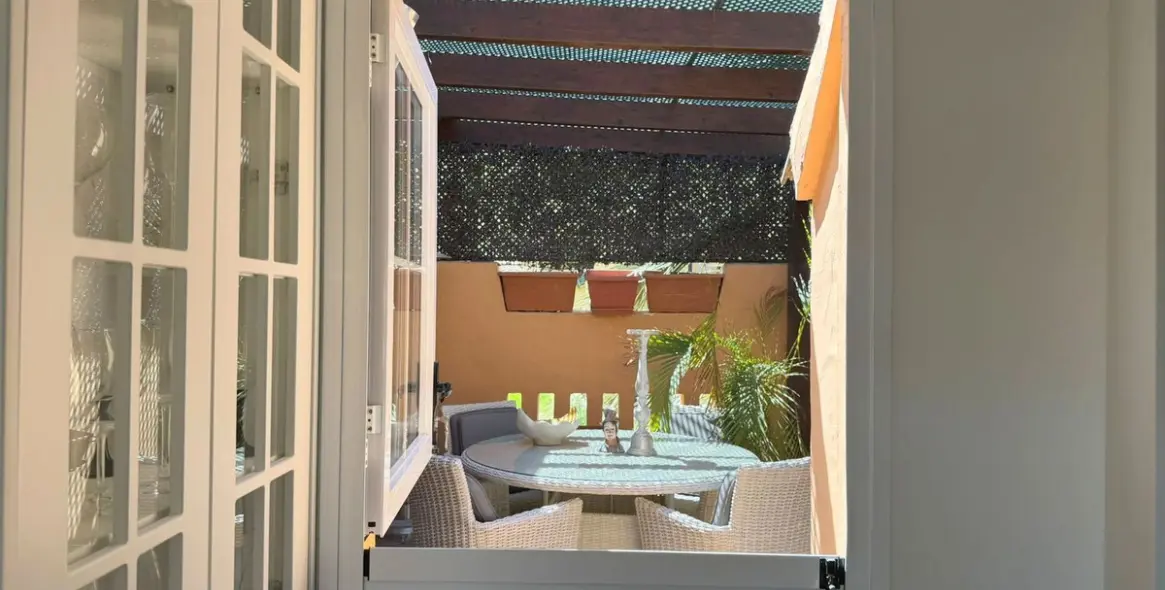 Sale of penthouse in La Duquesa 15