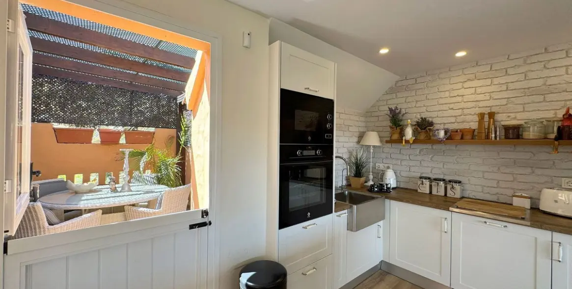 Sale of penthouse in La Duquesa 16