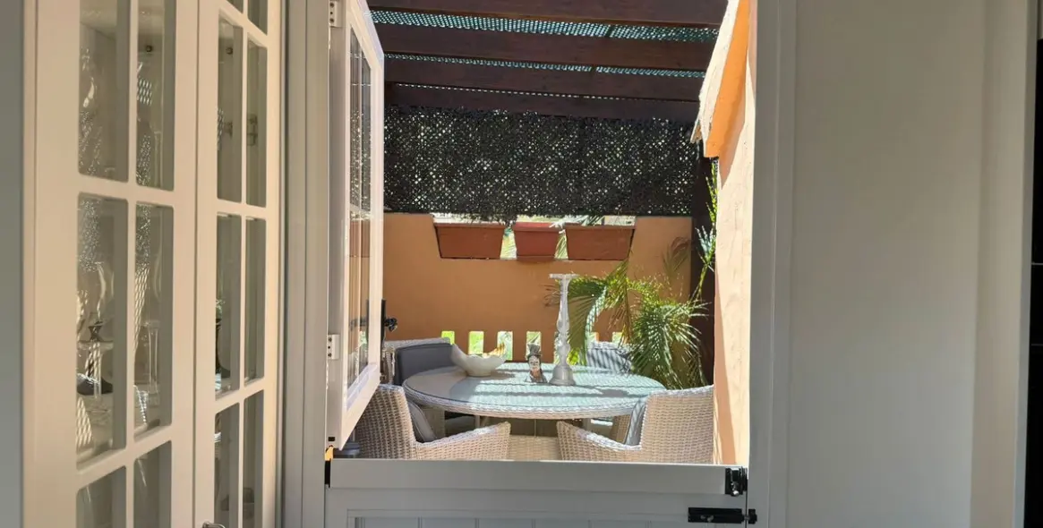 Sale of penthouse in La Duquesa 17