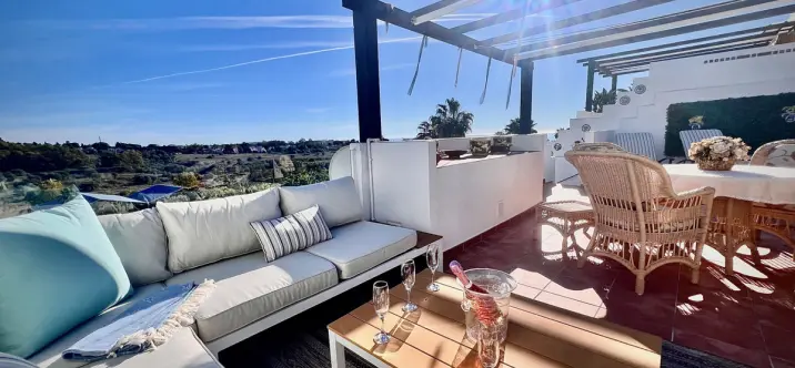 Sale of penthouse in Estepona 0