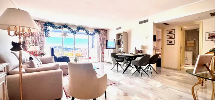 Sale of penthouse in Estepona 1