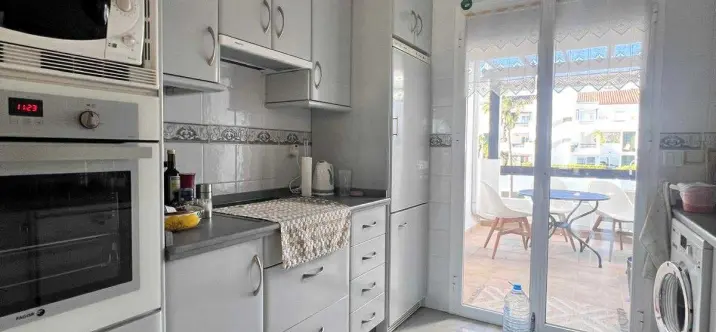 Sale of penthouse in Estepona 3