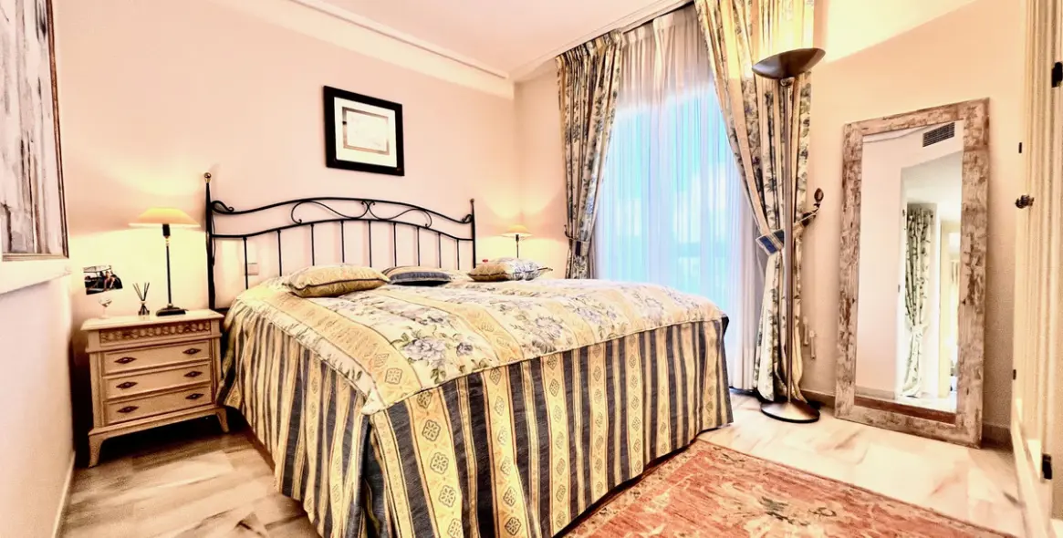 Sale of penthouse in Estepona 8