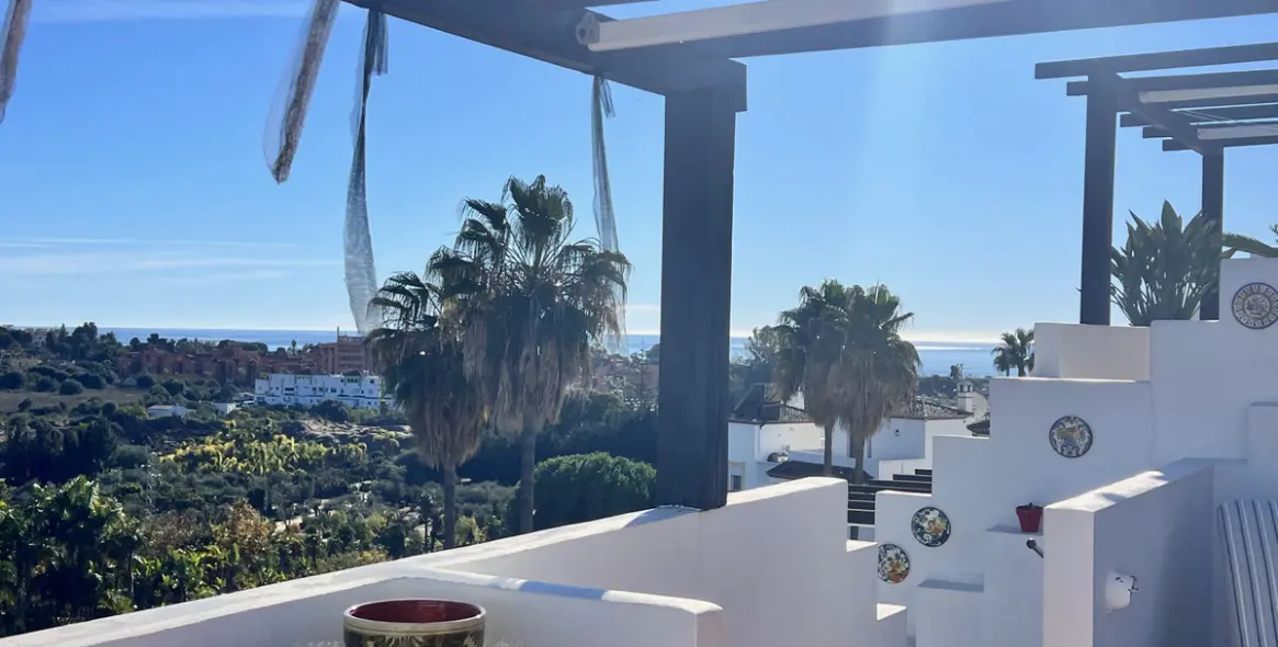 Sale of penthouse in Estepona 16