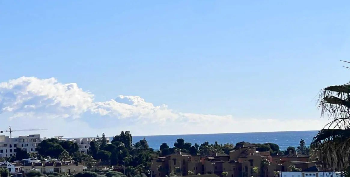 Sale of penthouse in Estepona 17