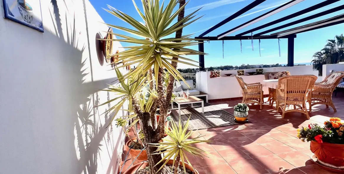 Sale of penthouse in Estepona 19