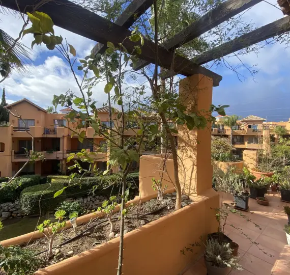 Sale of penthouse in Bel Air