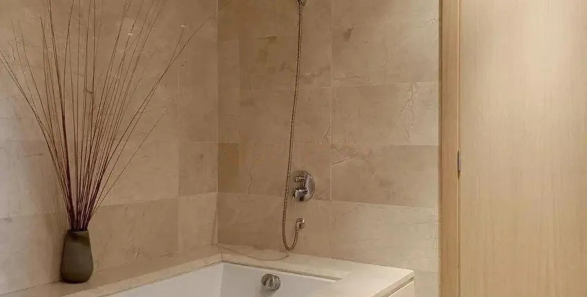 Sale of penthouse in Bel Air 11