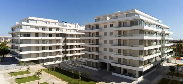 Sale of middle floor apartment in Nueva Andalucía 0