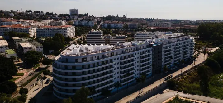 Sale of middle floor apartment in Nueva Andalucía 2