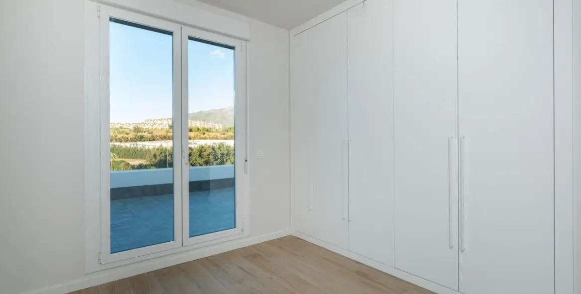 Sale of middle floor apartment in Nueva Andalucía 13