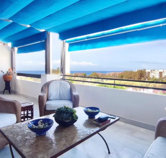 Апартаменты на среднем этаже R5234464