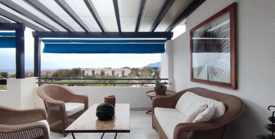 Продажа апартаментов на среднем этаже в Marbella (район Puerto Banús) 2