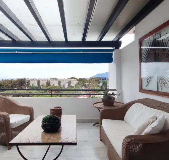 Апартаменты на среднем этаже R5234464