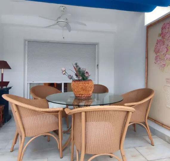 Апартаменты на среднем этаже R5234464