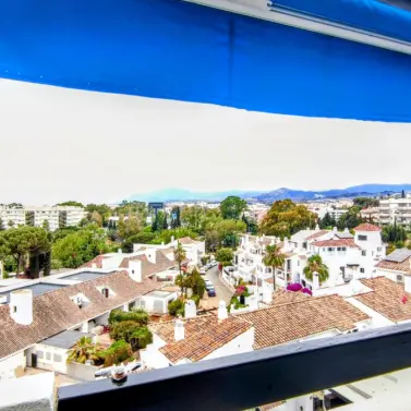 Sale of middle floor apartment in Puerto Banús