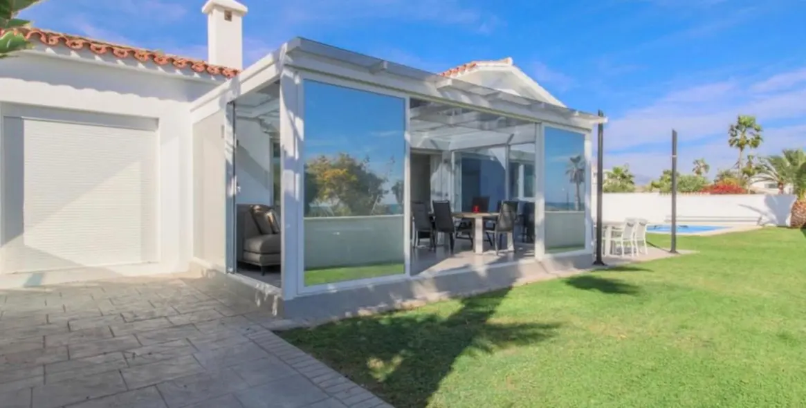 Продажа  отдельно стоящей виллы в Estepona (район Costalita) 3