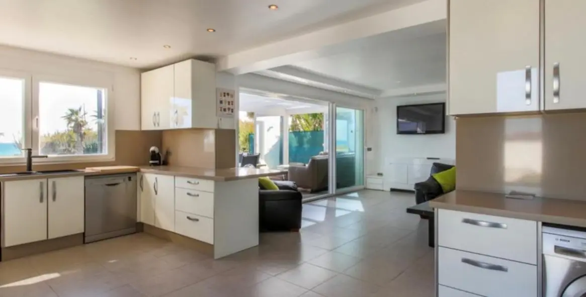 Продажа  отдельно стоящей виллы в Estepona (район Costalita) 12