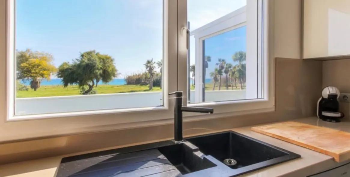 Продажа  отдельно стоящей виллы в Estepona (район Costalita) 13