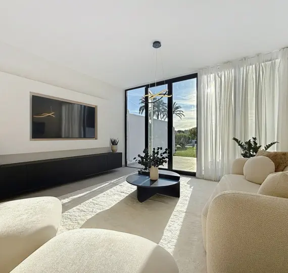 Таунхаус R5215654