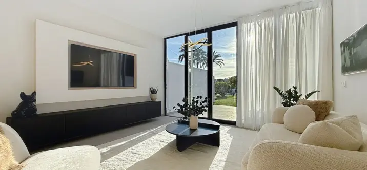 Таунхаус R5215654 1