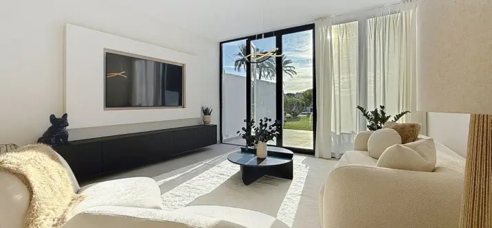 Таунхаус R5215654 2