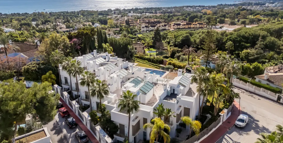 Продажа таунхауса в Marbella (район Sierra Blanca) 1