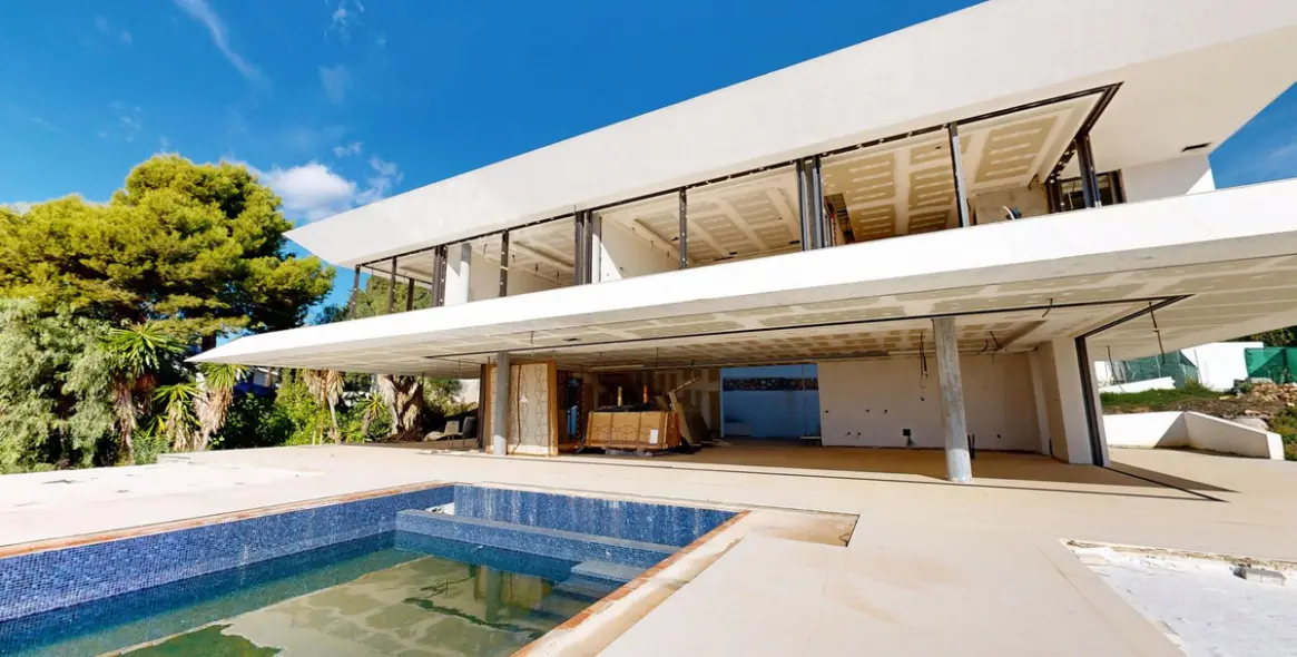 Продажа  отдельно стоящей виллы в Marbella East (район Hacienda Las Chapas) 4