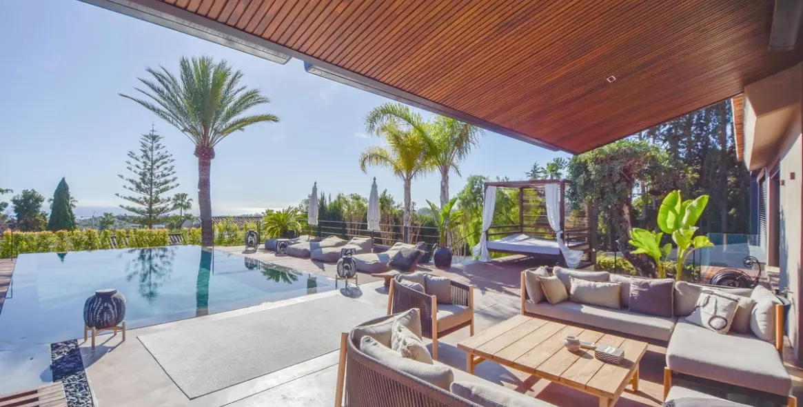 Продажа  отдельно стоящей виллы в Marbella (район The Golden Mile) 1