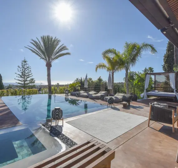 Oтдельно стоящая вилла R4604221