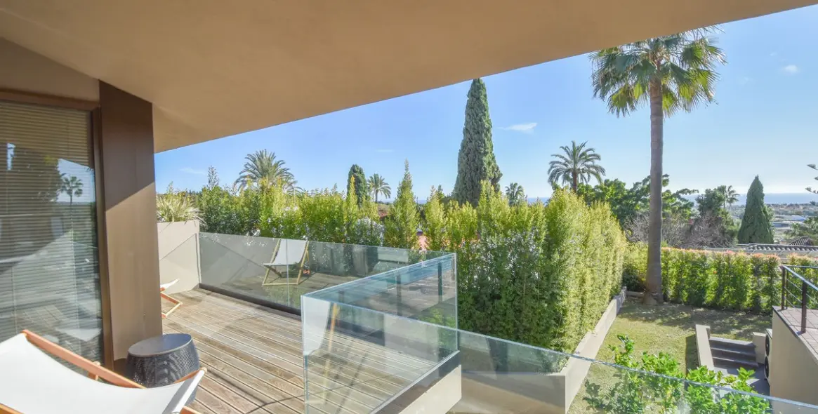 Sale of detached villa in The Golden Mile 18